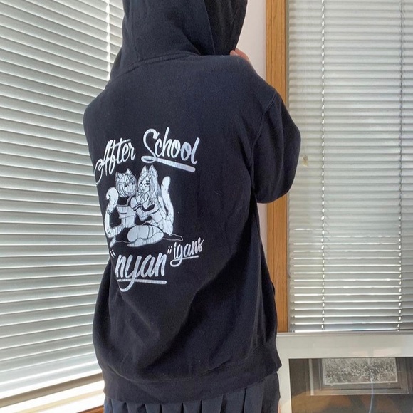 Brand @iiiiclothing size medium men’s and black with white graphics - Picture 2 of 2